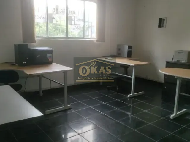 Galpão / Barracão com 600m², para alugar, no bairro Vila Lúcia em Poá