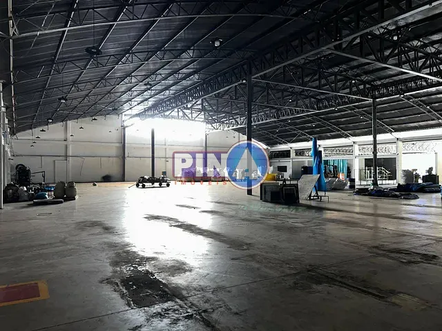 Galpão / Barracão com 4270m², para alugar, no bairro Feliz em Goiânia