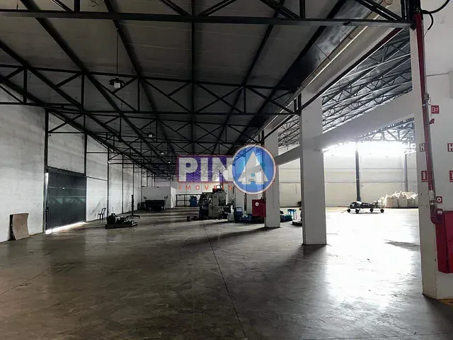 Galpão / Barracão com 4270m², para alugar, no bairro Feliz em Goiânia