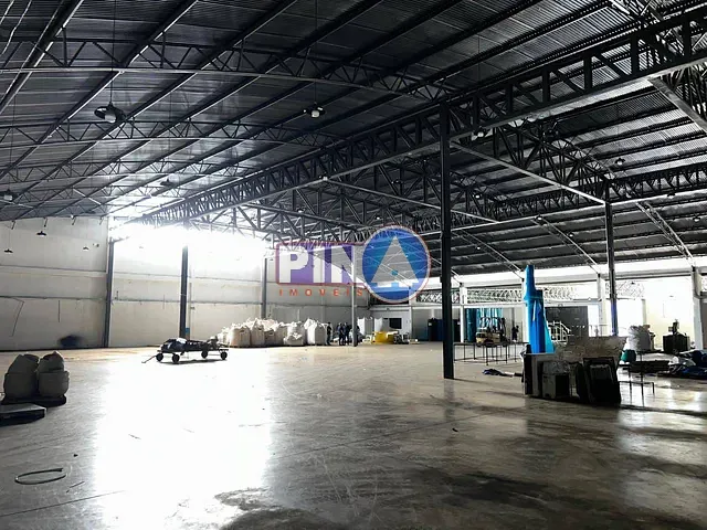 Galpão / Barracão com 4270m², para alugar, no bairro Feliz em Goiânia