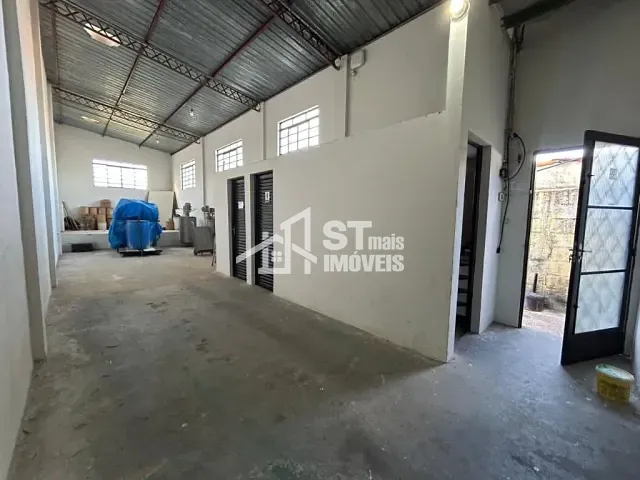 Galpão / Barracão com 150m², à venda, no bairro Jardim Alvorada em Andradas