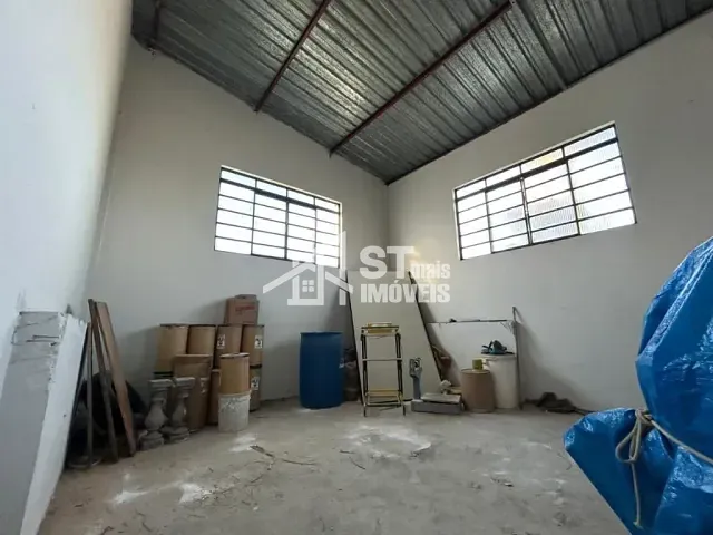 Galpão / Barracão com 150m², à venda, no bairro Jardim Alvorada em Andradas
