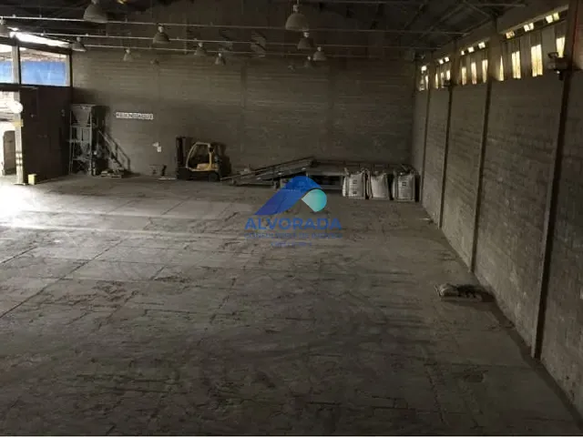 Galpão / Barracão com 6512m², para alugar, no bairro Vila Zizinha em São José dos Campos