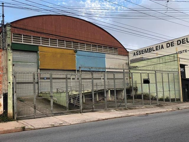 Galpão / Barracão com 1000m², para alugar, no bairro Vila Tibiriçá em Santo André
