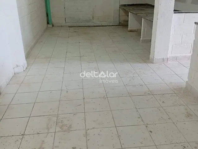 Galpão / Barracão com 260m², para alugar, no bairro Etelvina Carneiro em Belo Horizonte