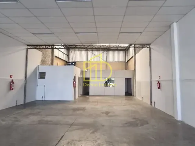 Galpão / Barracão com 400m², à venda, no bairro Parque Vitória Régia em Sorocaba