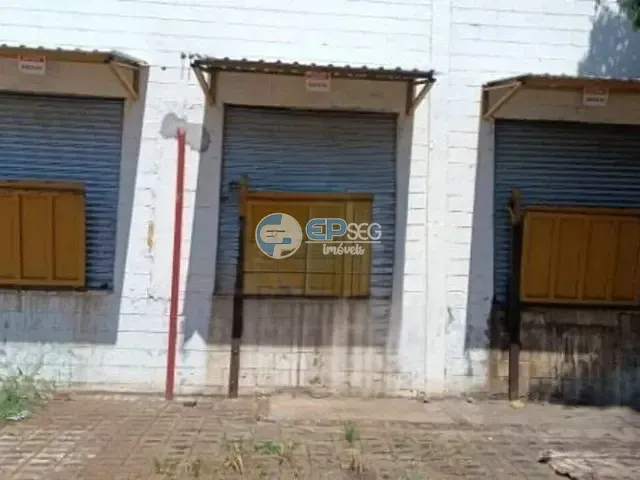 Galpão / Barracão com 2500m², para alugar, no bairro Helena em Londrina
