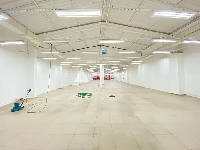 Galpão / Barracão com 800m², para alugar, no bairro Contorno em Ponta Grossa
