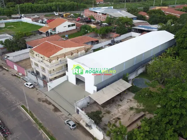 Galpão / Barracão com 630m², para alugar, no bairro Extrema em Teresina
