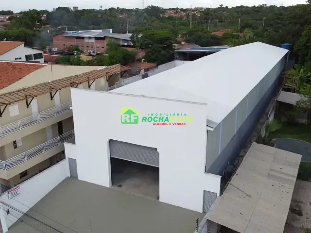 Galpão / Barracão com 630m², para alugar, no bairro Extrema em Teresina