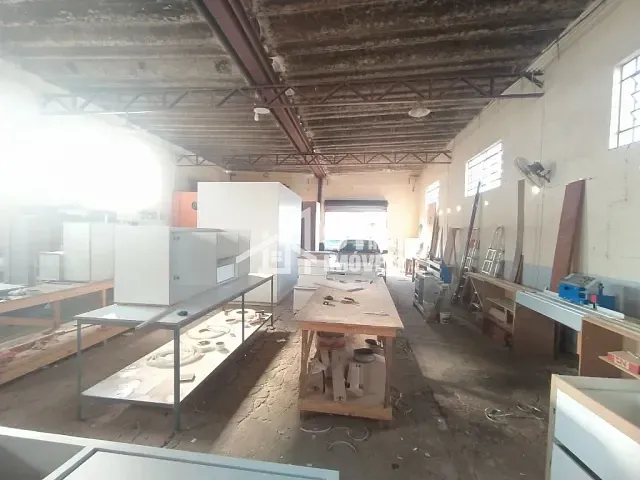 Galpão / Barracão com 300m², à venda, no bairro Centro em Andradas