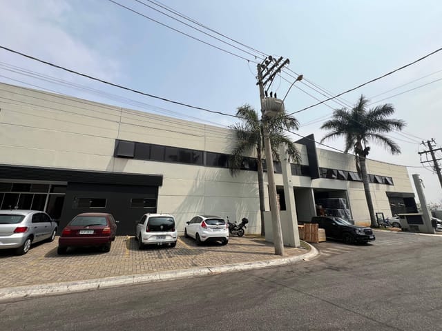 Galpão / Barracão com 1458m², à venda, no bairro Iporanga em Sorocaba