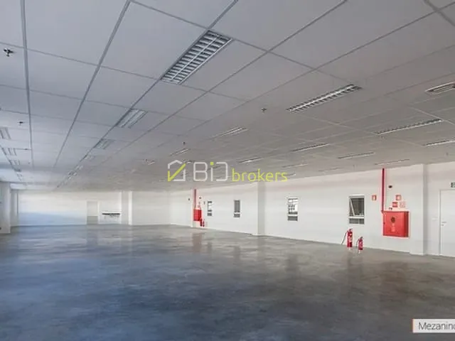 Galpão / Barracão para alugar, no bairro Água Espraiada em Embu das Artes