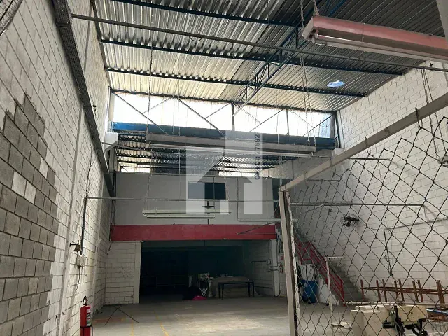 Galpão / Barracão com 500m², para alugar, no bairro Vila Arens II em Jundiaí