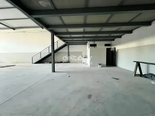 Galpão / Barracão com 380m², para alugar, no bairro Venda Nova em Belo Horizonte