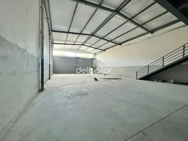 Galpão / Barracão com 380m², para alugar, no bairro Venda Nova em Belo Horizonte