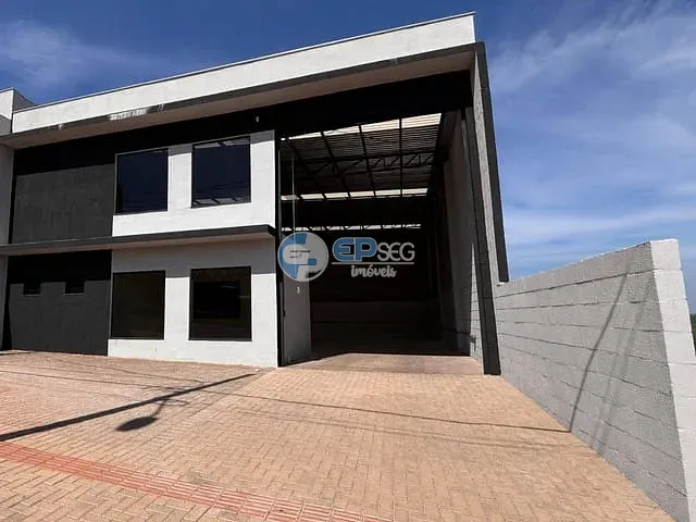 Galpão / Barracão com 300m², para alugar, no bairro Chácara Manella em Cambé