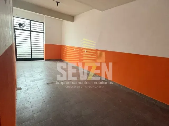 Galpão / Barracão com 300m², para alugar, no bairro Vila Mesquita em Bauru