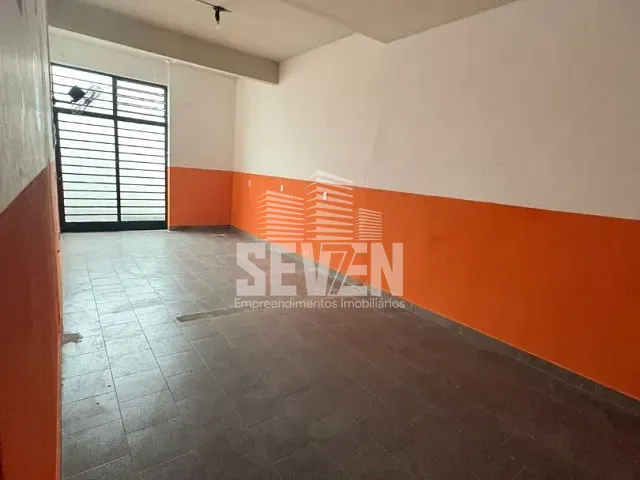 Galpão / Barracão com 300m², para alugar, no bairro Vila Mesquita em Bauru
