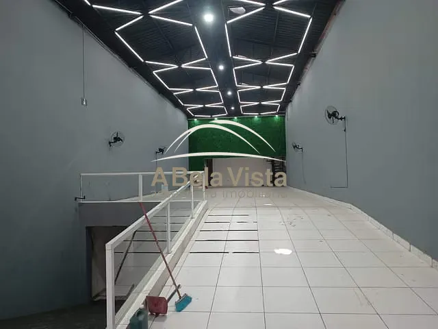 Galpão / Barracão com 450m², para alugar, no bairro km 18 em Osasco