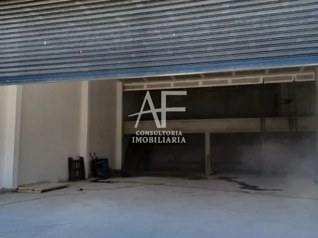 Galpão / Barracão com 240m², para alugar, no bairro Residencial Portal da Mantiqueira em Taubaté