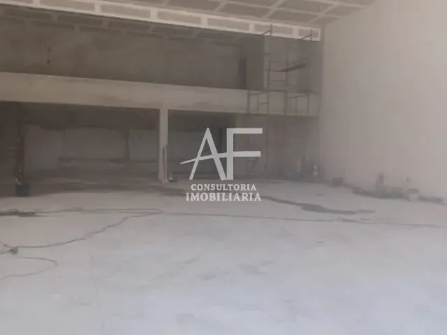 Galpão / Barracão com 240m², para alugar, no bairro Residencial Portal da Mantiqueira em Taubaté