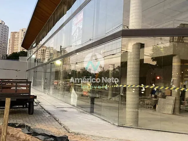 Galpão / Barracão com 829m², para alugar, no bairro Santa Paula em São Caetano do Sul