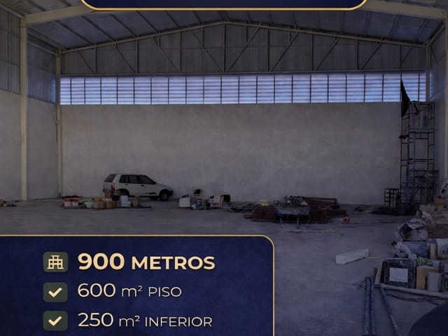 Galpão / Barracão com 900m², para alugar, no bairro Vila Alpina em São Paulo