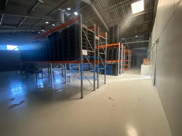 Galpão / Barracão com 1145m², à venda, no bairro Jardim Riviera em Cambé