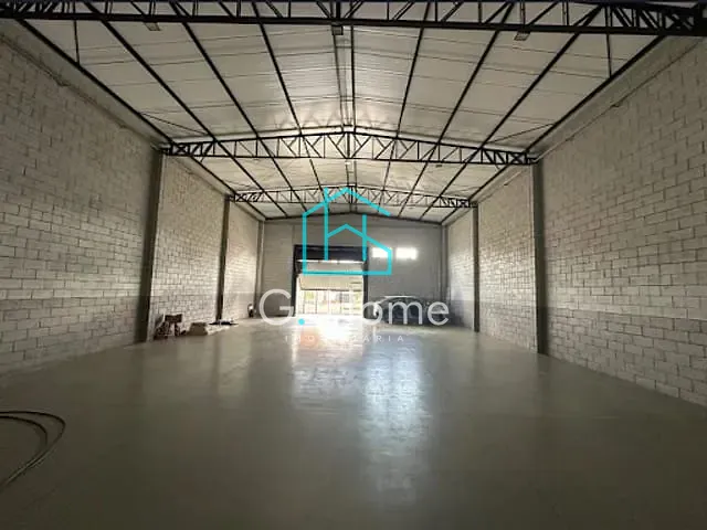 Galpão / Barracão com 309m², para alugar, no bairro Fraternidade em Londrina