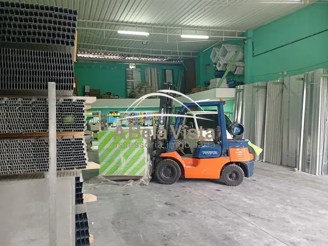 Galpão / Barracão com 235m², à venda, no bairro Novo Osasco em Osasco