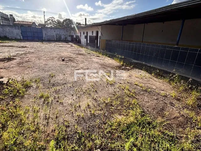 Galpão / Barracão com 1000m², para alugar, no bairro Pólo de Apoio em Camaçari