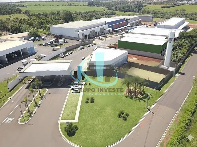Galpão / Barracão com 2054m², para alugar, no bairro Jardim Bandeirantes em Araraquara