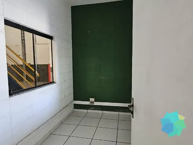 Galpão / Barracão com 800m², para alugar, no bairro Jardim Europa em Salto