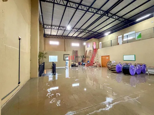 Galpão / Barracão com 1154m², à venda, no bairro Parque Industrial José Belinati em Londrina