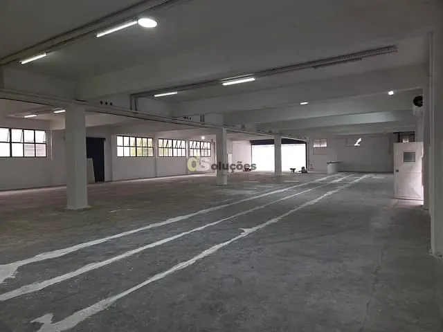 Galpão / Barracão à venda ou para alugar, no bairro Lapa de Baixo em São Paulo