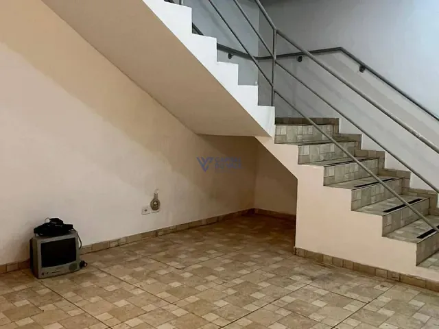 Galpão / Barracão com 300m², para alugar, no bairro Jardim Diamante em São José dos Campos