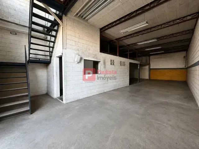 Galpão / Barracão com 140m², à venda, no bairro Campo Grande em São Paulo