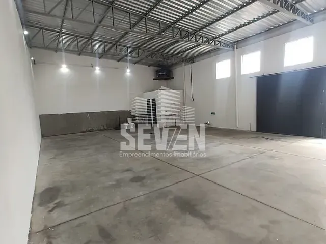 Galpão / Barracão com 140m², à venda, no bairro Jardim Mendonça em Bauru