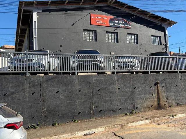 Galpão / Barracão à venda ou para alugar, no bairro Centro em Vargem