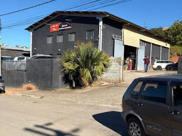 Galpão / Barracão à venda ou para alugar, no bairro Centro em Vargem