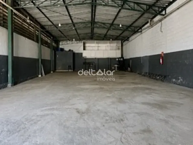 Galpão / Barracão com 240m², para alugar, no bairro Venda Nova em Belo Horizonte