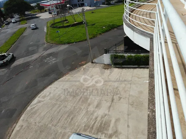 Galpão / Barracão com 933m², para alugar, no bairro Jardim Sylvio Rinaldi II em Jaguariúna