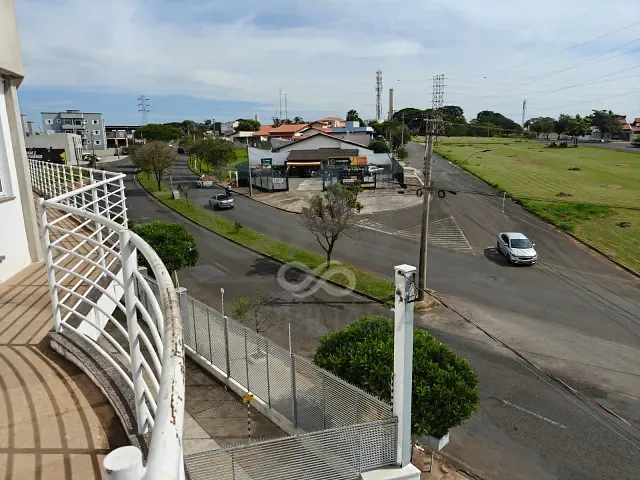 Galpão / Barracão com 933m², para alugar, no bairro Jardim Sylvio Rinaldi II em Jaguariúna