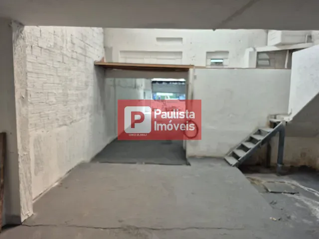 Galpão / Barracão com 150m², para alugar, no bairro Jardim Bélgica em São Paulo