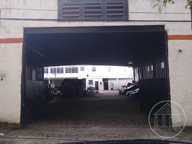 Galpão / Barracão com 900m², à venda, no bairro Socorro em São Paulo
