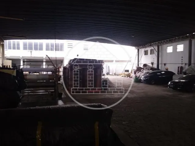 Galpão / Barracão com 900m², à venda, no bairro Socorro em São Paulo