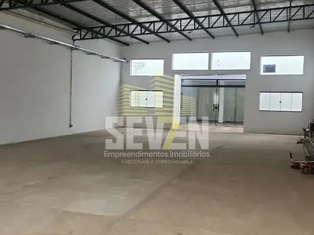 Galpão / Barracão com 400m², à venda, no bairro Jardim Carvalho em Bauru