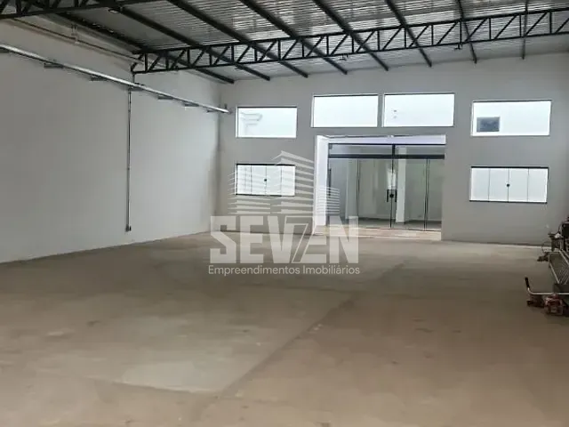 Galpão / Barracão com 400m², à venda, no bairro Jardim Carvalho em Bauru