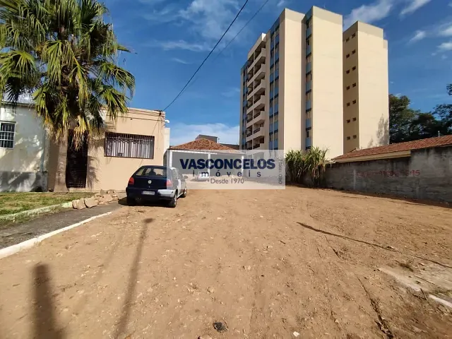 Galpão / Barracão com 900m², para alugar, no bairro Jardim Bela Vista em São José dos Campos